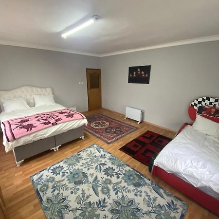 Апартаменты Triplex House Near The Airport Arnavutkoy Экстерьер фото